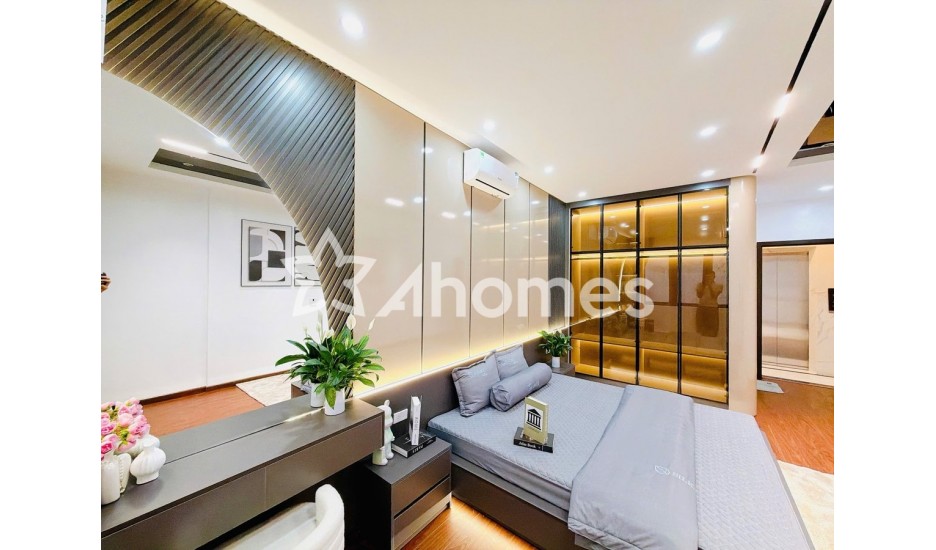 BÁN NHÀ PHỐ Ở THANH XUÂN 45m2, CÓ THANG MÁY GIÁ CỰC ỔN